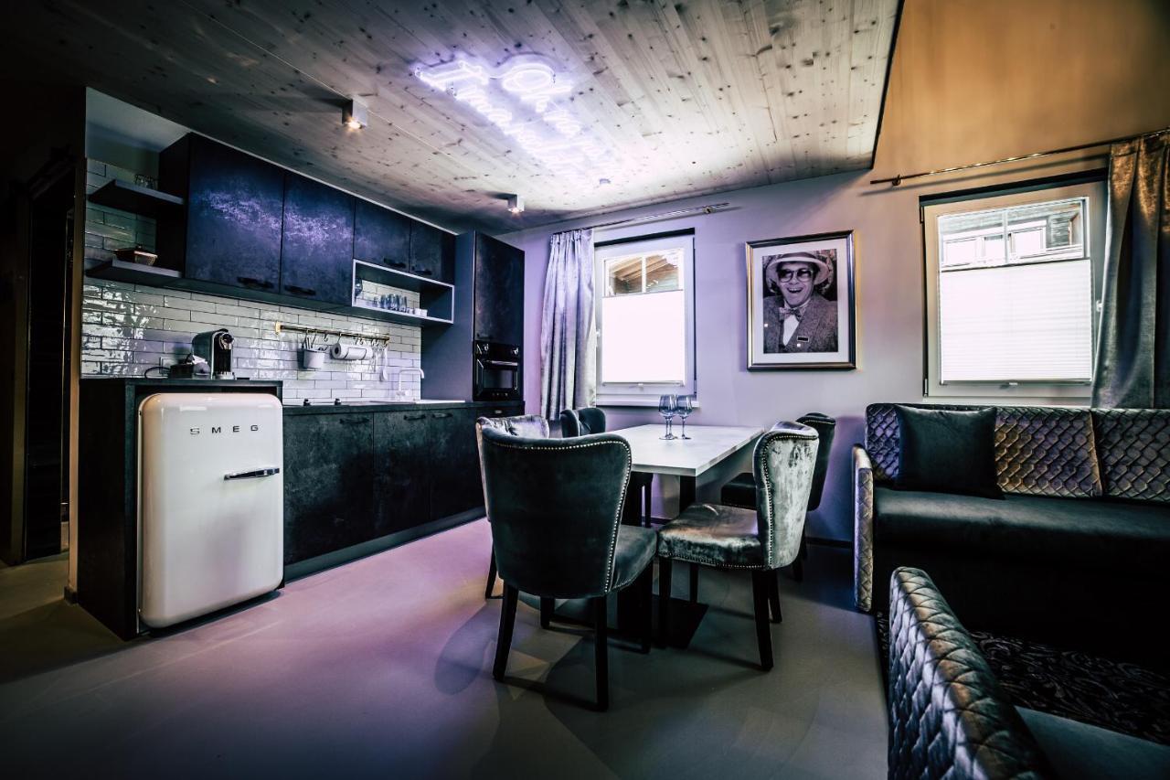 Boutique Apartments Old School ゼル エクステリア 写真